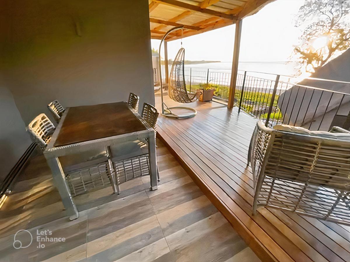 Beachfront Villa By M&H Tamarin Dış mekan fotoğraf